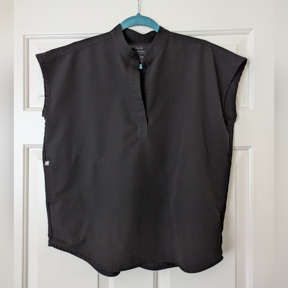 FIGS Rafaela Small Black Scrub Top